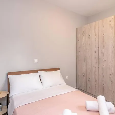 شقة Spacious Apartment, 2 Bedrooms سالونيك