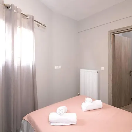 Spacious Apartment, 2 Bedrooms شقة سالونيك